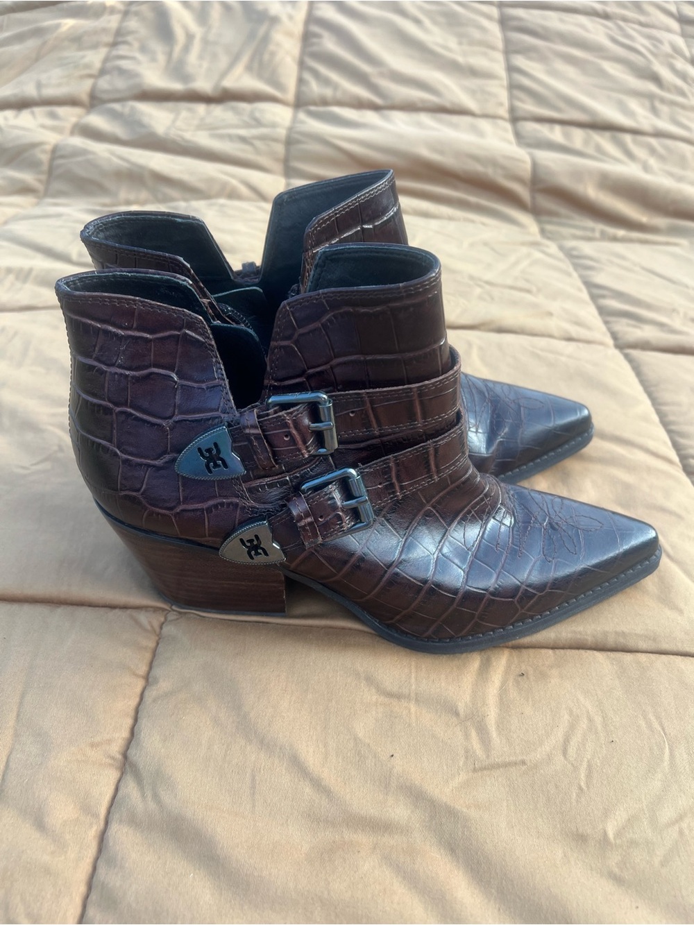 Sam Edelman Faux Croc Embossed Pointed Toe Booties Size 8.5 Leather Western